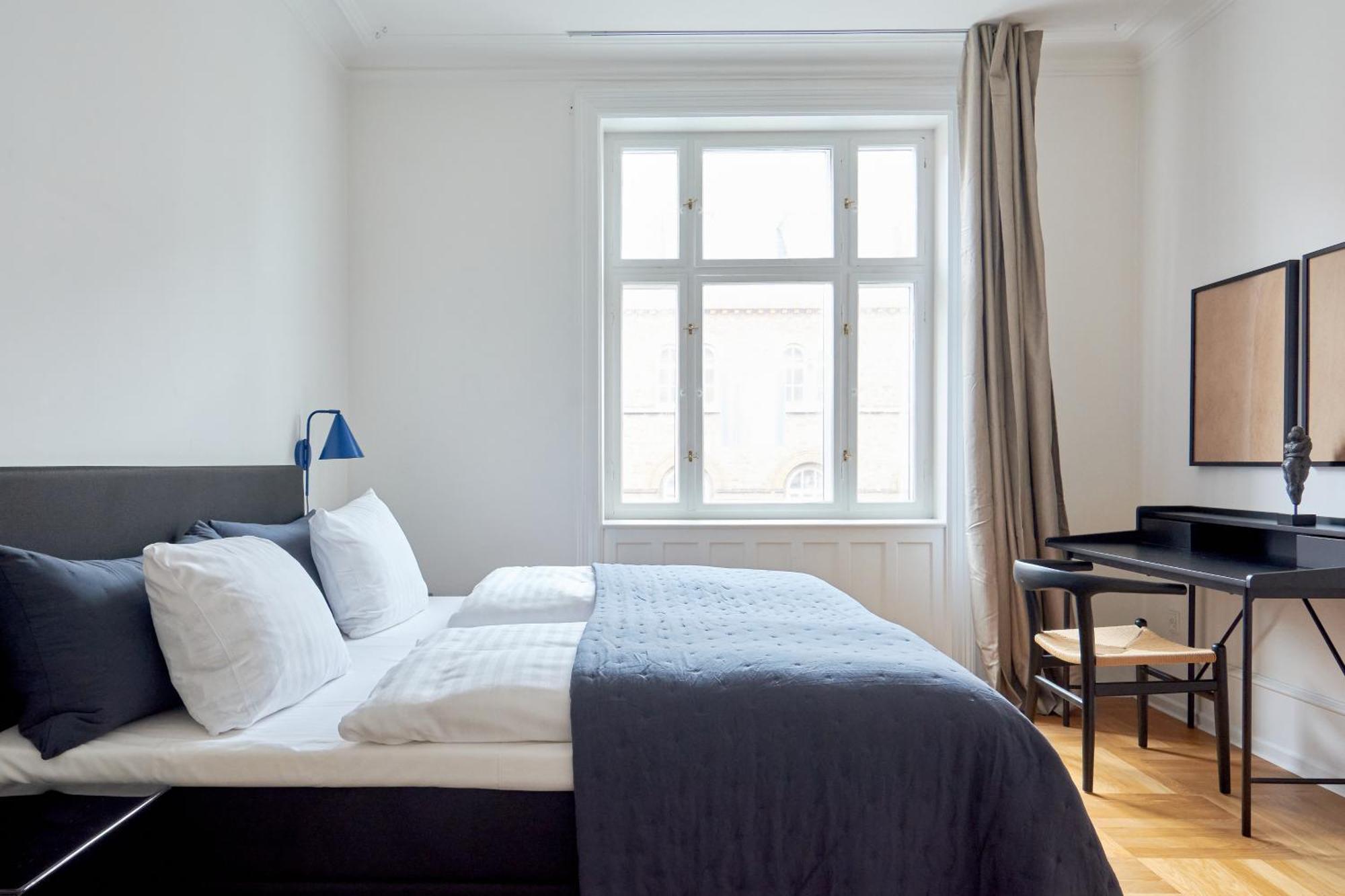 Spacious 3 Bedroom Manor Flat Next To Tivoli Kopenhagen
