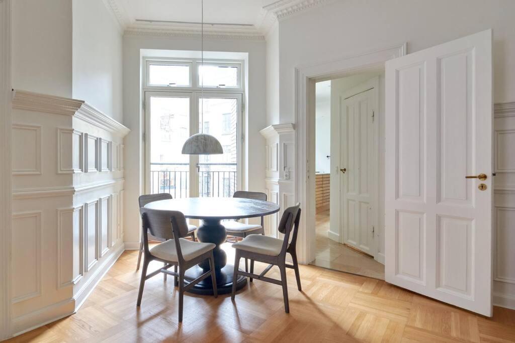 Appartement Spacious 3 Bedroom Manor Flat Next To Tivoli *