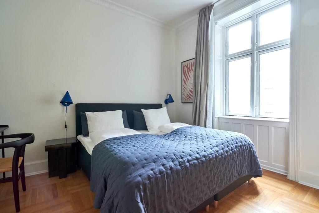 Spacious 3 Bedroom Manor Flat Next To Tivoli Appartement *