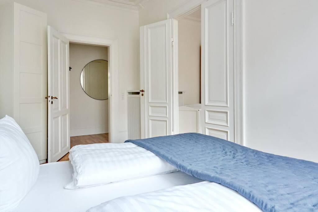 Spacious 3 Bedroom Manor Flat Next To Tivoli Appartement