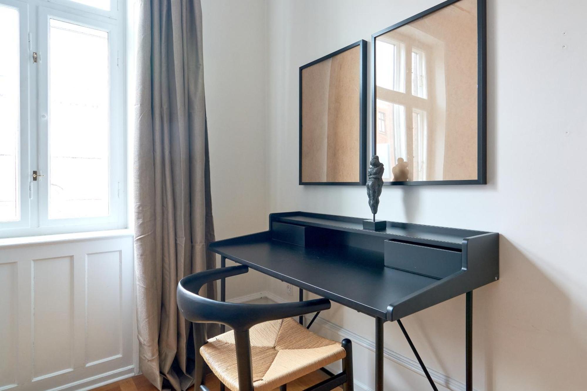 Spacious 3 Bedroom Manor Flat Next To Tivoli * Kopenhagen