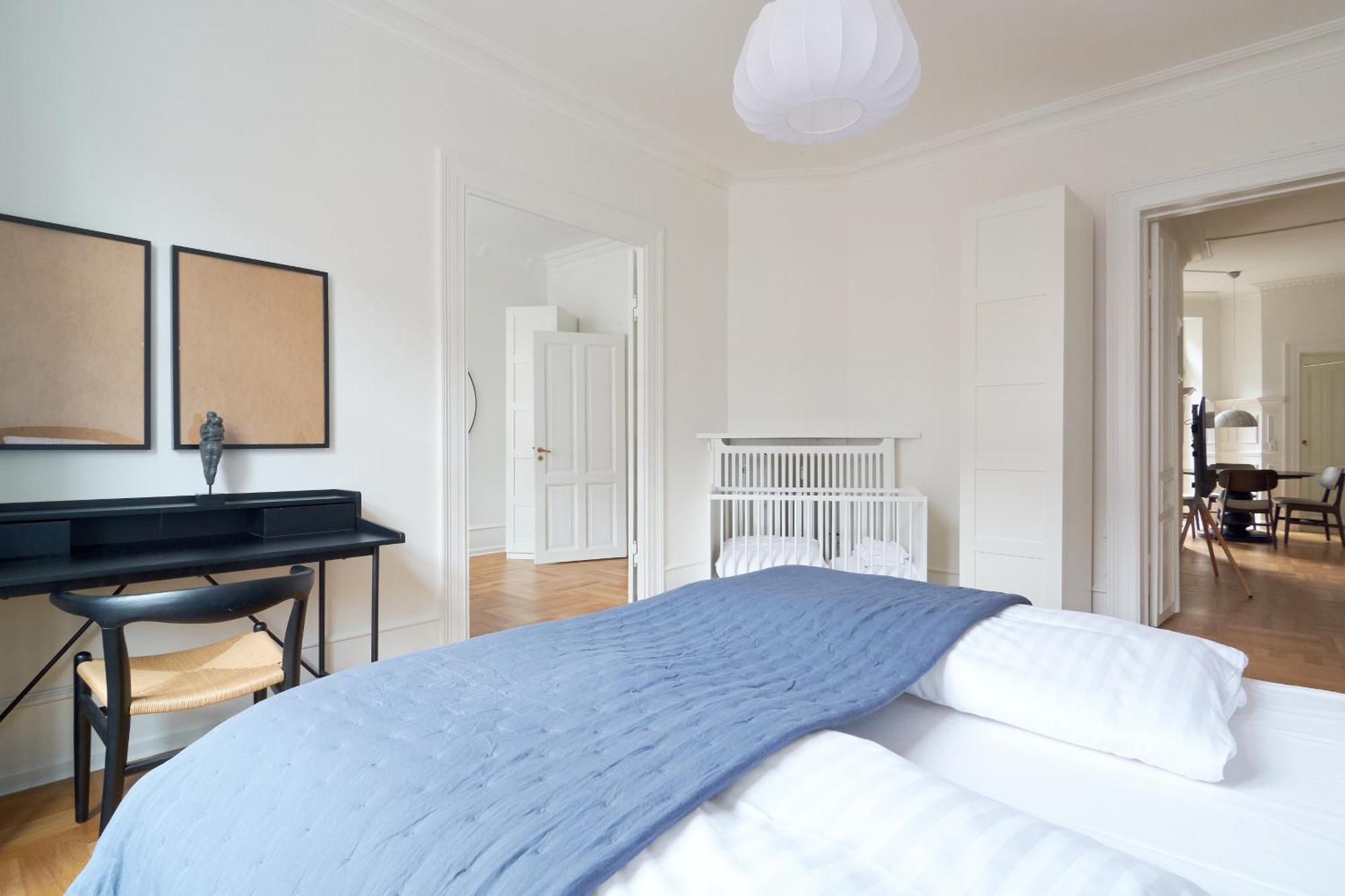 Spacious 3 Bedroom Manor Flat Next To Tivoli